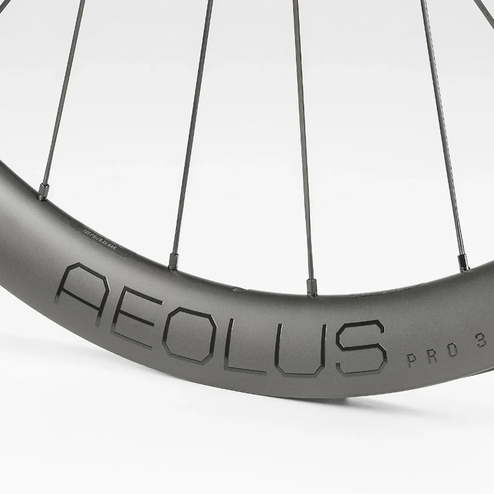 Bontrager Aeolus Pro 37 TLR Disc Road Wheel