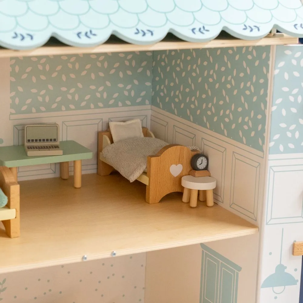 Classic Doll House