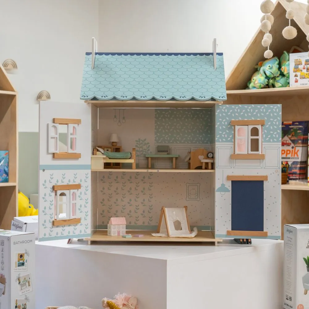 Classic Doll House