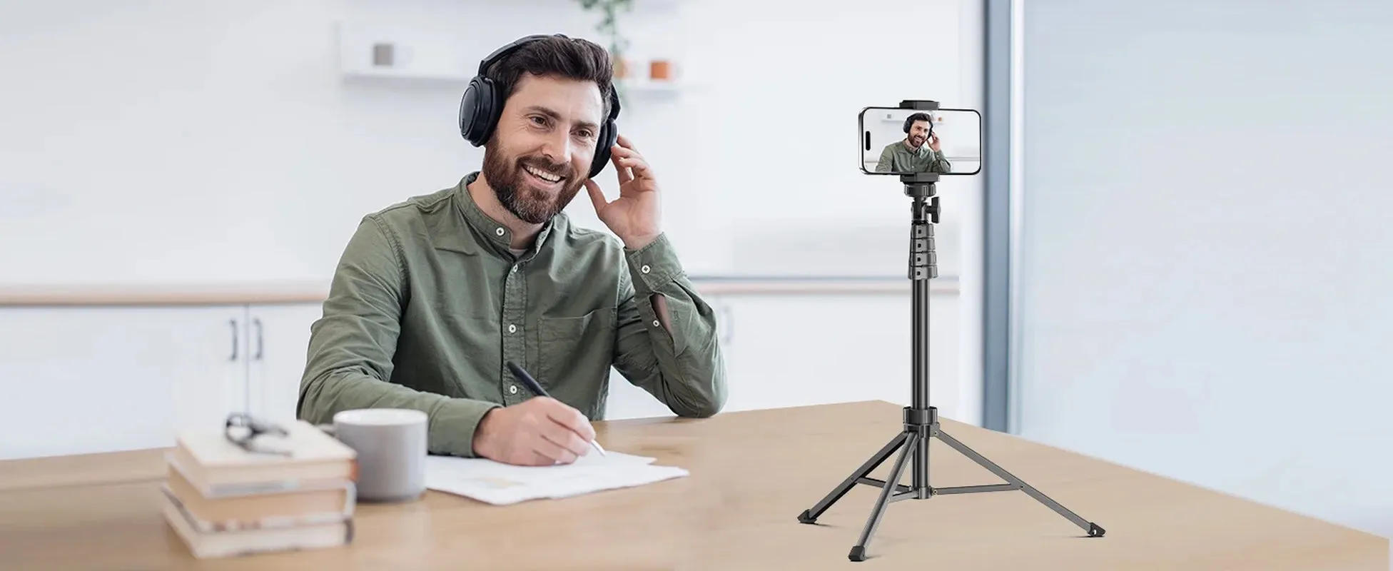 Phone Tripod & Selfie Stick Tripod Stand